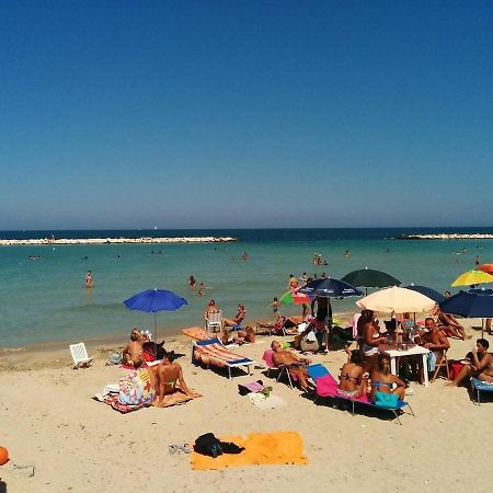 Fra Sole E Stelle Apartamento Bari Exterior foto