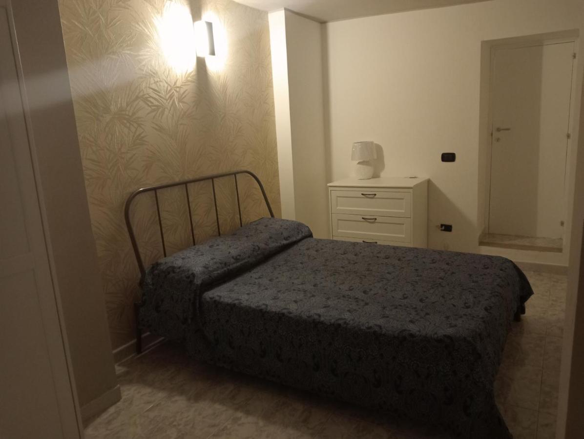 Fra Sole E Stelle Apartamento Bari Exterior foto