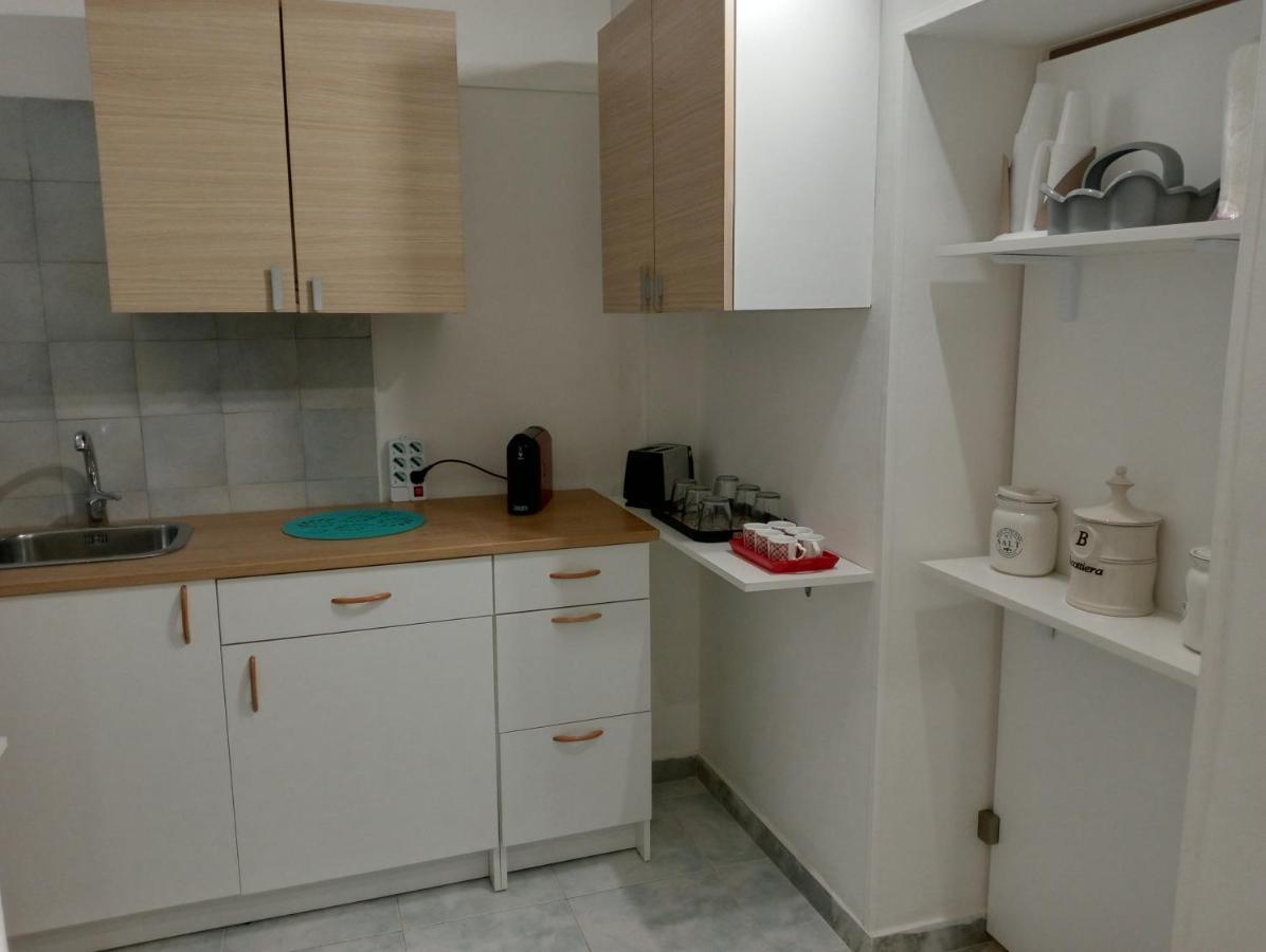 Fra Sole E Stelle Apartamento Bari Exterior foto