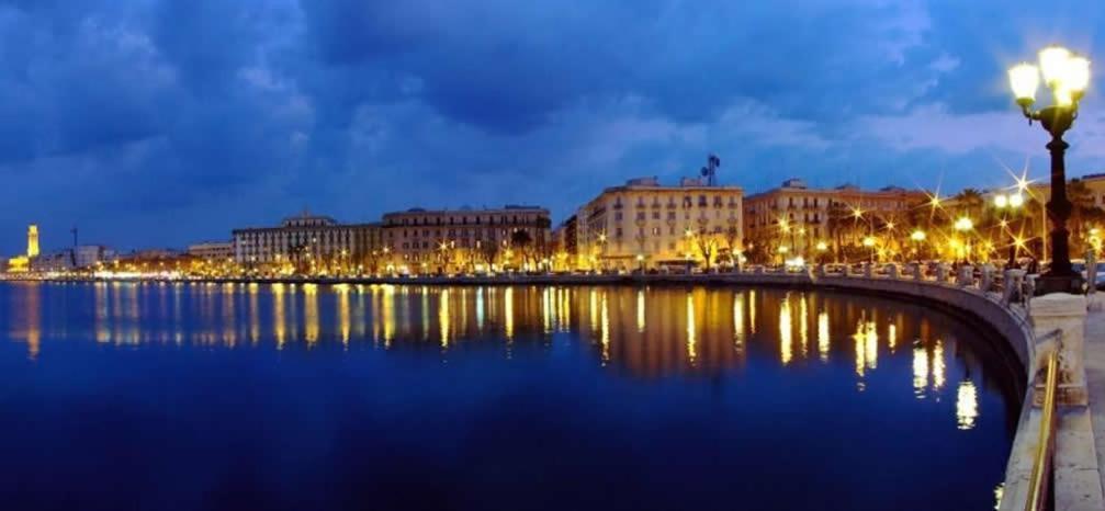 Fra Sole E Stelle Apartamento Bari Exterior foto
