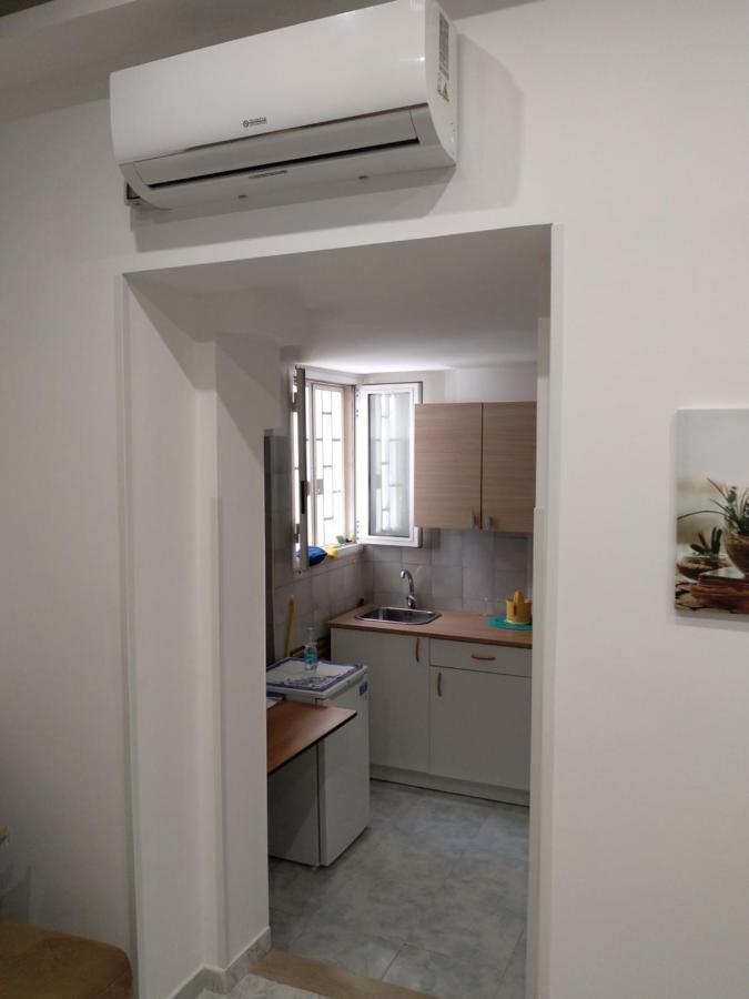 Fra Sole E Stelle Apartamento Bari Exterior foto